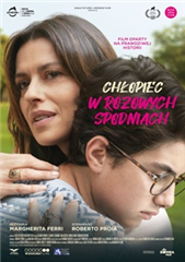 Chłopiec w różowych spodniach